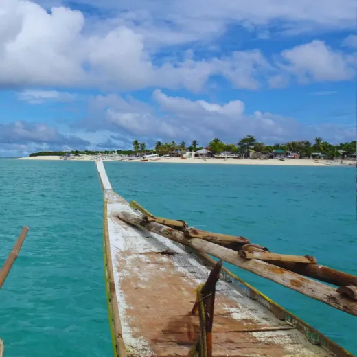 TravelToPH - Экскурсии / Туры - Вариант A - Утренний круиз по островам + дневная экскурсия по городу: остров Вирджин - остров Хилантагаан - Церковь Святого Петра Апостола - пещера Огтонг - пляж Кота | VB-OAMIHALTVIHILSPAPOCKB-D1