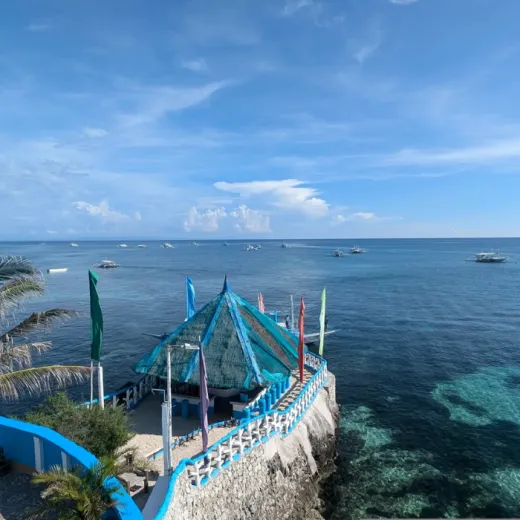 TravelToPH - Экскурсии / Туры - Экскурсия по острову Малапаскуа (пешая прогулка или на мотоцикле): маяк - пляж Баунти - местные деревни - места для прыжков с утёсов | VM-MLTLBBLVCJS-D1