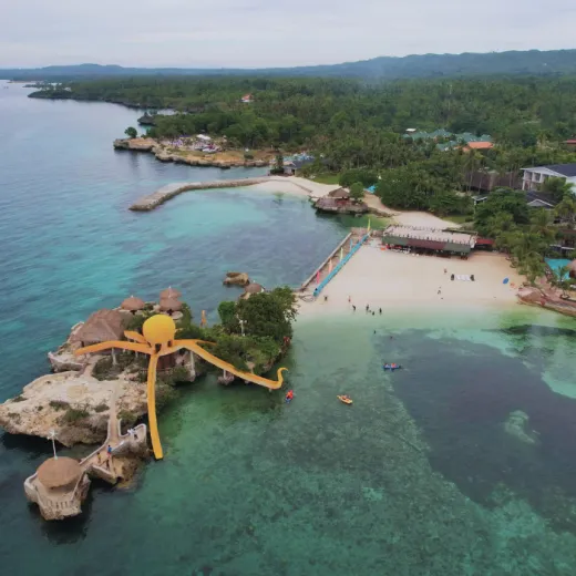 TravelToPH - Экскурсии / Туры - Природный и приключенческий тур по острову: парк озера Данао - пещера Букилат - пещера Тимубо - пляж Сантьяго Бэй - курорт Мангодлонг Рок | VC-INATLDPBCTCSBBMRR-D1