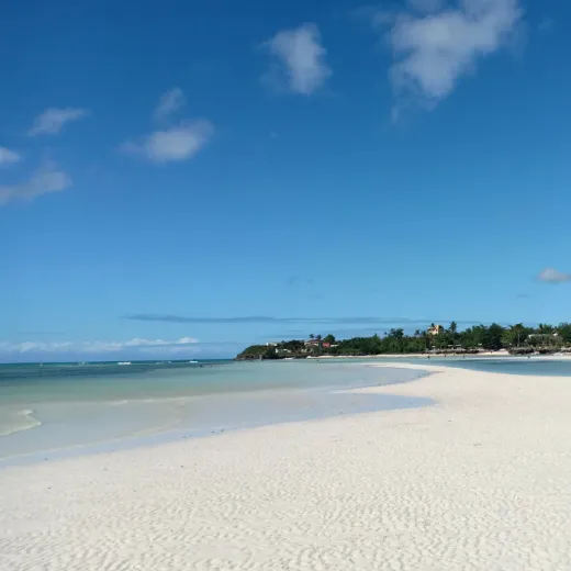 TravelToPH - Экскурсии / Туры - Вариант A - Утренний круиз по островам + дневная экскурсия по городу: остров Вирджин - остров Хилантагаан - Церковь Святого Петра Апостола - пещера Огтонг - пляж Кота | VB-OAMIHALTVIHILSPAPOCKB-D1