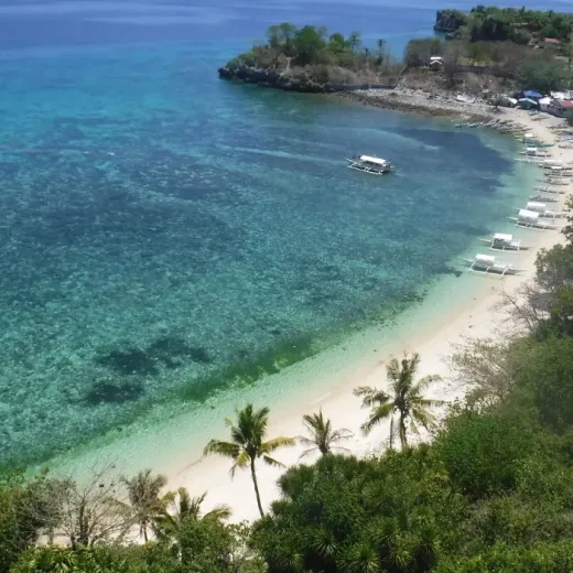 TravelToPH - Экскурсии / Туры - Экскурсия по острову Малапаскуа (пешая прогулка или на мотоцикле): маяк - пляж Баунти - местные деревни - места для прыжков с утёсов | VM-MLTLBBLVCJS-D1