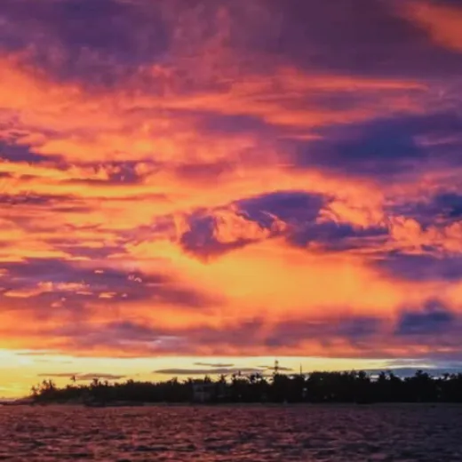 TravelToPH - Экскурсии / Туры - Круиз на закате: прогулка на лодке вдоль побережья Малапаскуа | VM-SCBTACOM-D1