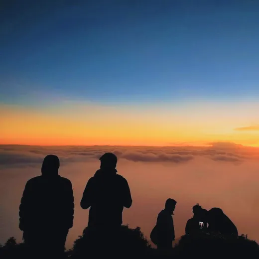 TravelToPH - Экскурсии / Туры - Гора Пулаг. Восхождение и рассвет над облаками. Экскурсия из Манилы. | LM-MPASACTM-D1