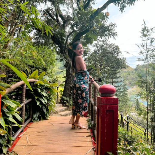 TravelToPH - Экскурсии / Туры - Храм Леи - Кафе Матана - Ботанический сад Террасас де Флорес - Жизнь в Небесах | VC-TLMCTFBGLVS-D1