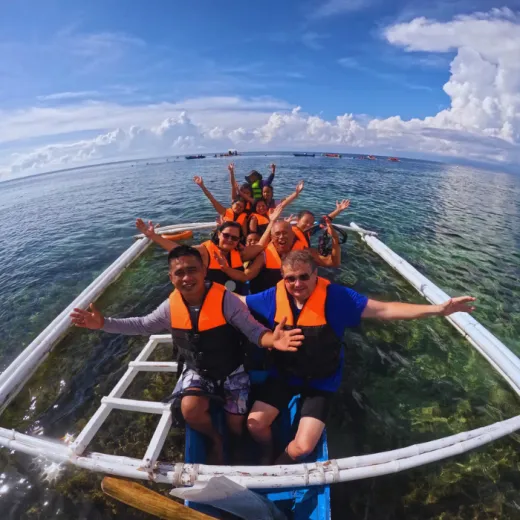 TravelToPH - Экскурсии / Туры - Плавание с китовыми акулами в Тауге на Бохоле - рисовые террасы Кадапдапан - наблюдение за светлячками в Лоае | VB-TWSWBCRTLF-D1