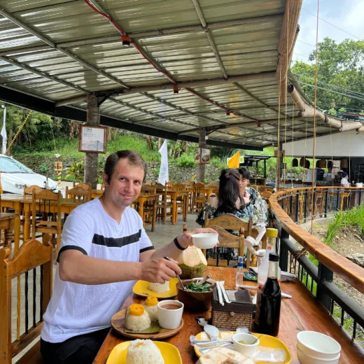 TravelToPH - Экскурсии / Туры - Храм Леи - Кафе Матана - Ботанический сад Террасас де Флорес - Жизнь в Небесах | VC-TLMCTFBGLVS-D1