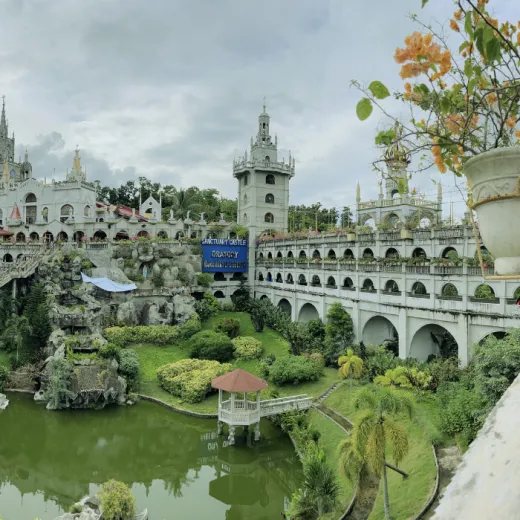 TravelToPH - Экскурсии / Туры - Плавание с Китовыми Акулами в Ослобе - Водопад Тумалог - Католическая Церковь Симала | VC-WSWOTWSPC-D1