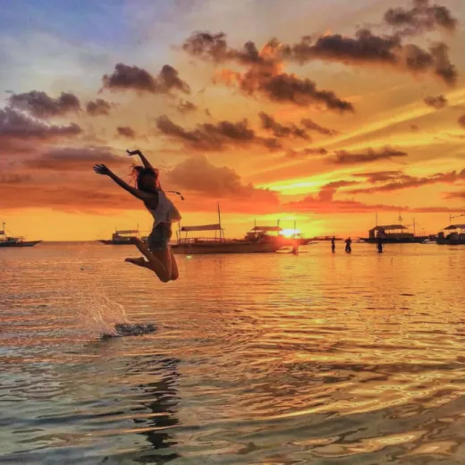 TravelToPH - Экскурсии / Туры - Круиз на закате: прогулка на лодке вдоль побережья Малапаскуа | VM-SCBTACOM-D1