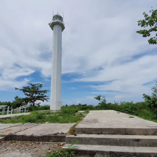 TravelToPH - Экскурсии / Туры - Экскурсия по острову Малапаскуа (пешая прогулка или на мотоцикле): маяк - пляж Баунти - местные деревни - места для прыжков с утёсов | VM-MLTLBBLVCJS-D1