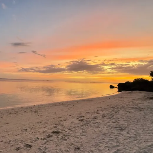 TravelToPH - Экскурсии / Туры - Экскурсия по острову Бантаян: город Санта-Фе - Церковь Святого Петра Апостола - пещера Огтонг - пляж Сандира | VB-LTABISFTSPAPOCSB-D1