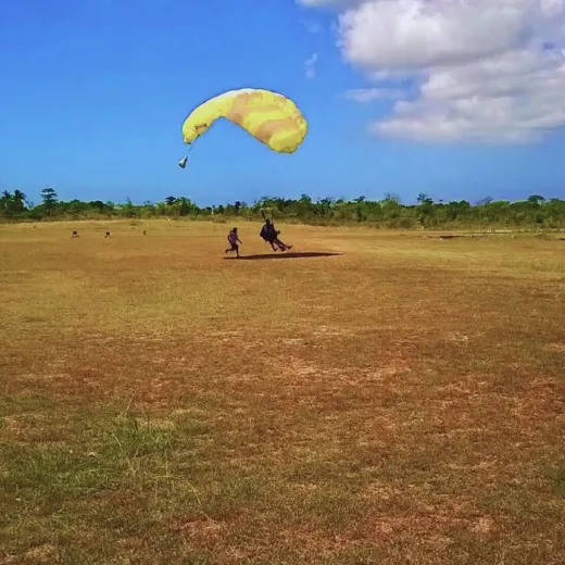 TravelToPH - Экскурсии / Туры - Скайдайвинг на острове Бантаян | VB-SIBI-D1