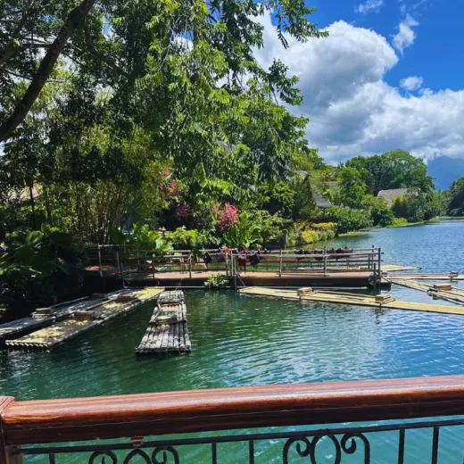 TravelToPH - Экскурсии / Туры - Вилла Эскудеро и ресторан в водопаде. Экскурсия из Манилы. | LM-VEWRTFM-D1