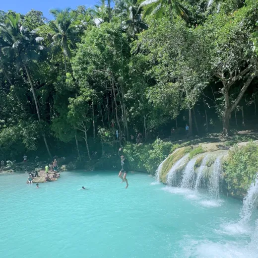 TravelToPH - Экскурсии / Туры - Водопады Камбугахай - старое зачарованное дерево Балете - пляжный клуб и курорт RUNIK | VS-CFOEBTRBCR-D1 TravelToPH - Экскурсии / Туры - Водопады Камбугахай - старое зачарованное дерево Балете - пляжный клуб и курорт RUNIK | VS-CFOEBTRBCR-D1