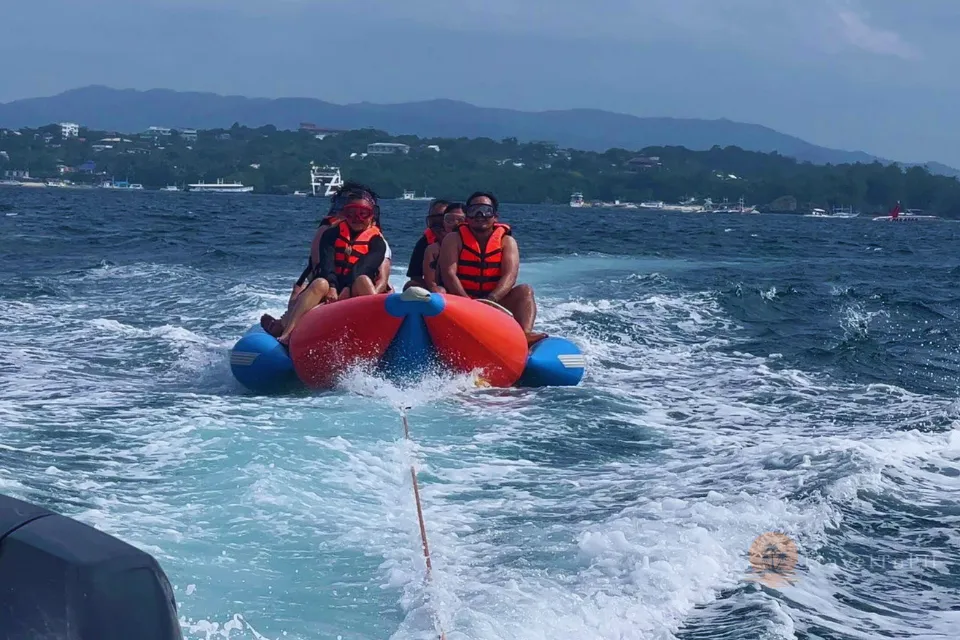 Катание на банане в Боракае | VB-BBRB Катание на банане в Боракае | VB-BBRB