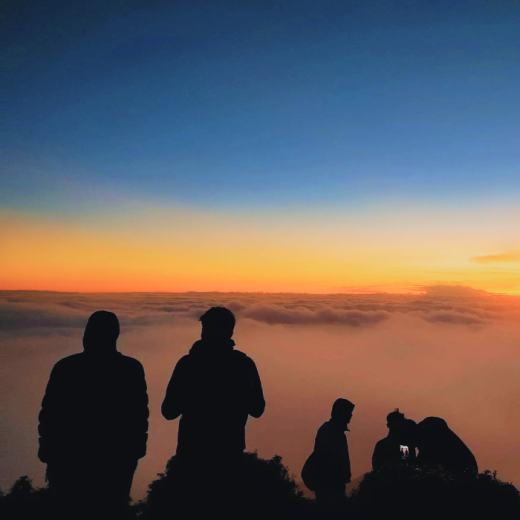 TravelToPH - Экскурсии / Туры - Гора Пулаг. Восхождение и рассвет над облаками. Экскурсия из Манилы. | LM-MPASACTM-D1