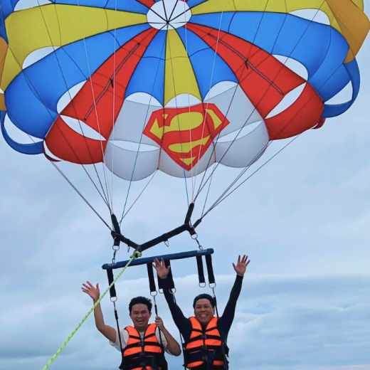 TravelToPH - Экскурсии / Туры - Парасейлинг - Полет на парашюте за катером | VB-PIB-D1