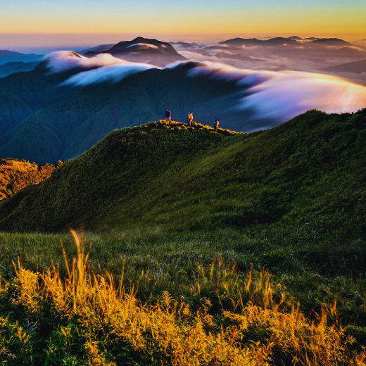 TravelToPH - Экскурсии / Туры - Гора Пулаг. Восхождение и рассвет над облаками. Экскурсия из Манилы. | LM-MPASACTM-D1